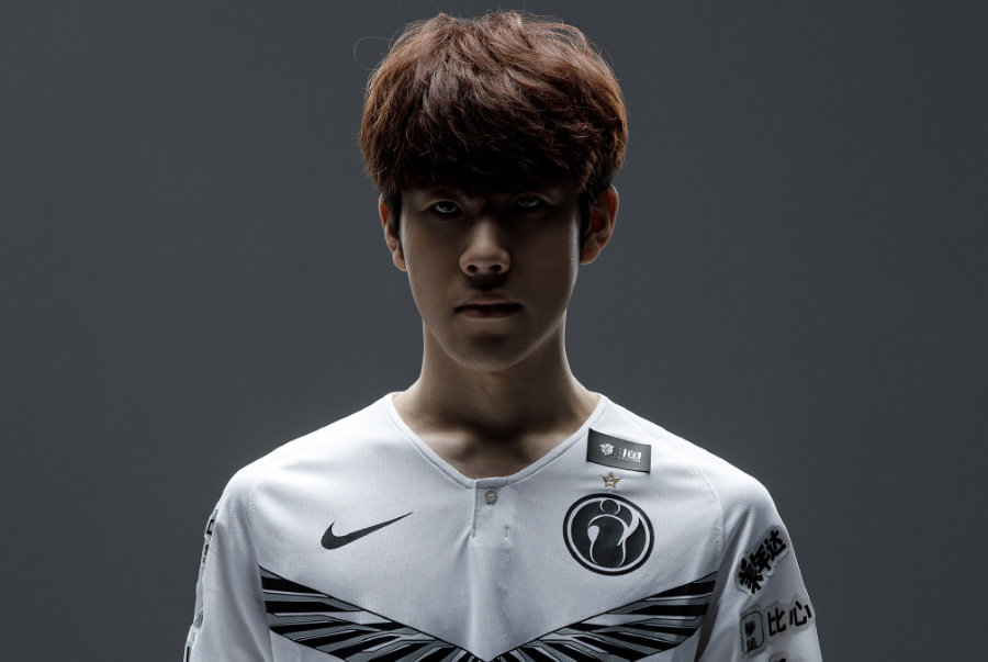 LPL夏季赛W7D5：Yskm交手Solokill，Rookie对线Yagao