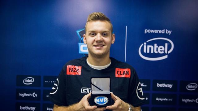 久违了！LvMao时隔1459天再次晋级全球总决赛