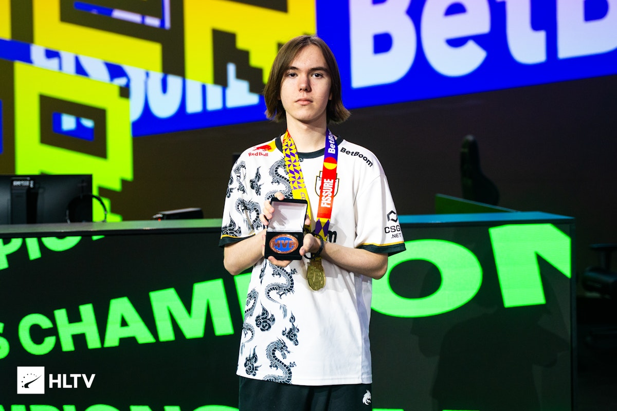 英雄海？knight本次世界赛的15局游戏中选用了12个英雄！